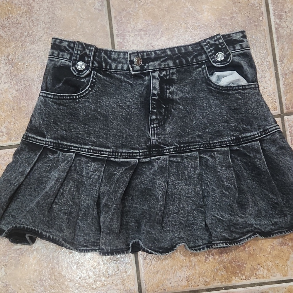 WILD fable black ruffle mini skirt size 4 EUC